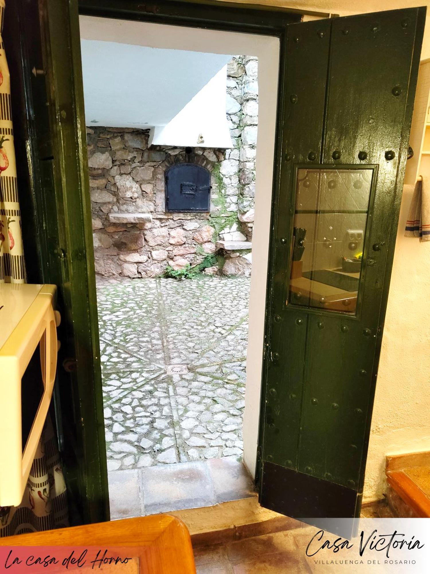 Hostal Conjunto Rural Casa Victoria Villaluenga Del Rosario Exterior foto