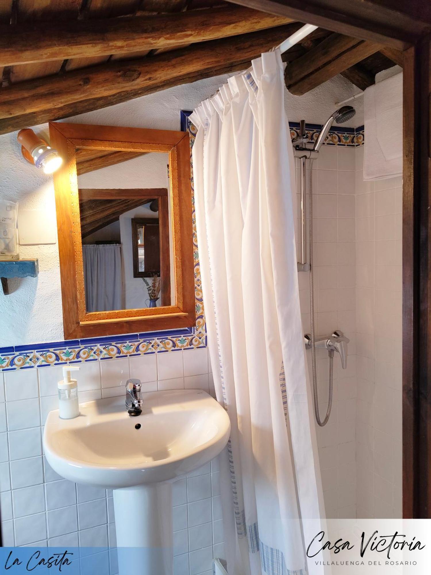 Hostal Conjunto Rural Casa Victoria Villaluenga Del Rosario Exterior foto