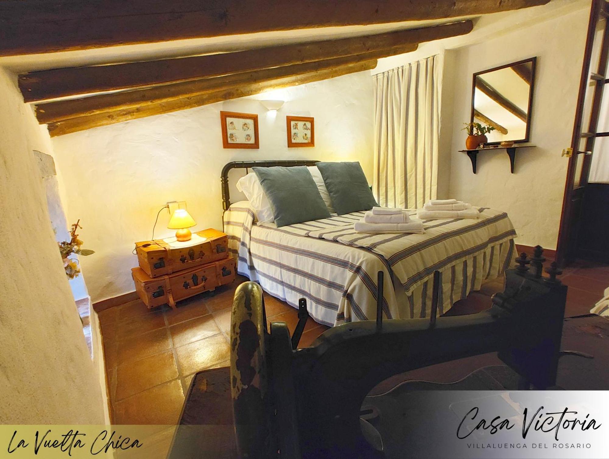 Hostal Conjunto Rural Casa Victoria Villaluenga Del Rosario Exterior foto
